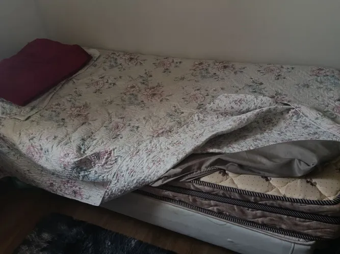 Doação cama de solteiro 