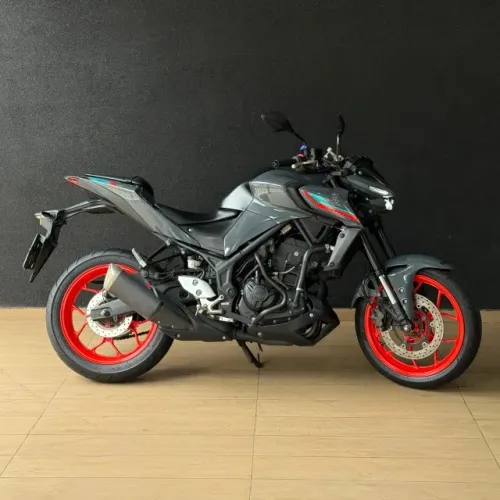YAMAHA MT-03 2023 COM 33 mil KM RODADOS, SUPER CONSERVADA.