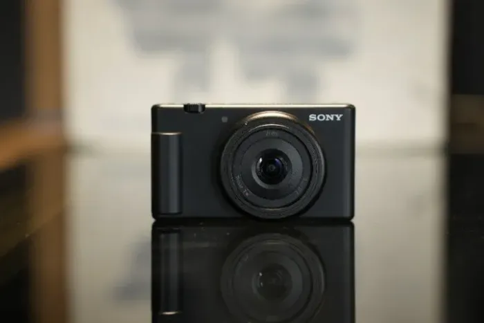 Sony ZV-1F 4K - Câmera para Vlogs e Vídeos + Caixa