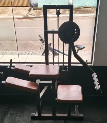 Maquina de Glúteo.