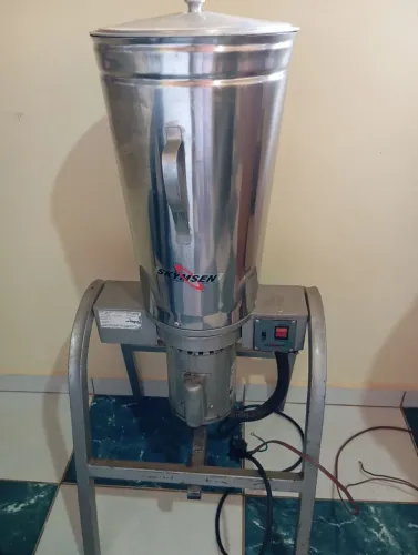 Vendo liquidificador skymasen 20 litros