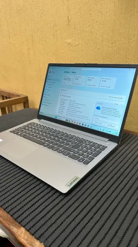 Lenovo Ideapad - Core I5/12th - ?16 GB memória DDR4 - ?SSD NVME 512 GB - ?Semi Novo