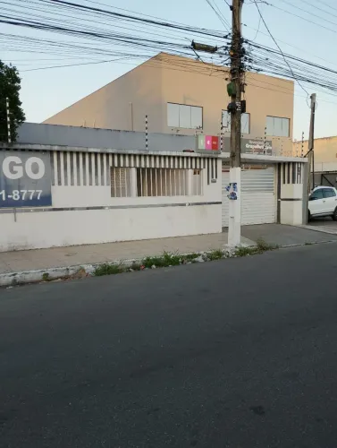 Alugo Casa com 12 Salas p/ fins Comerciais na Domingos Correia