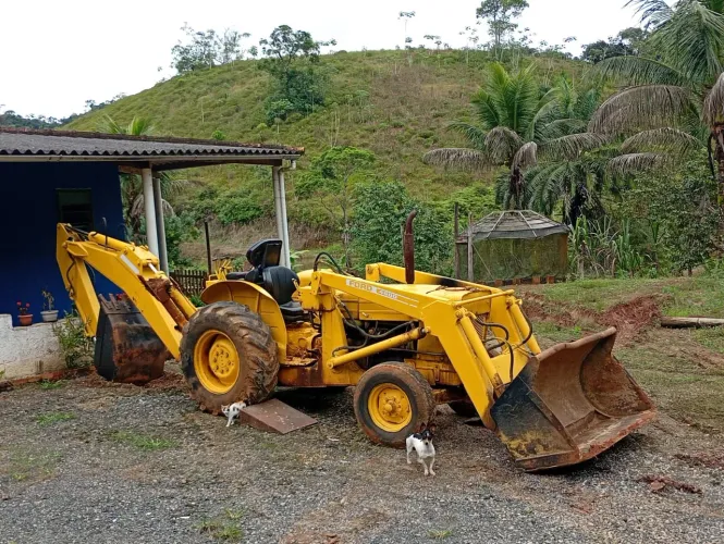 Retroescavadeira Ford 4600 