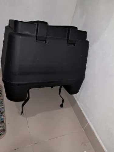 380,00 Vendo baú de 80 litros , com suporte para titan 160 usado 1 vez.