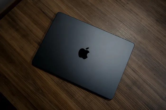 MACBOOK PRO M4