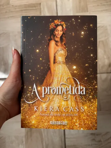 Livro A Prometida - Kiera Cass (escritora de A Seleção) - Desapego