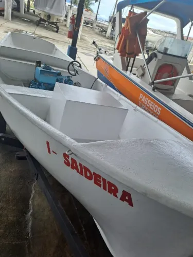 VENDO BALEEIRA 5m Motor Diesel