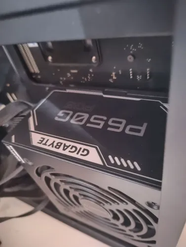 Fonte Gigabyte P650G PG5