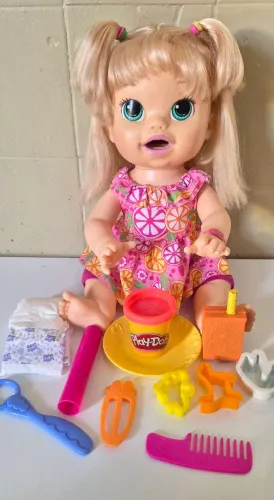 Boneca baby alive sara comilona