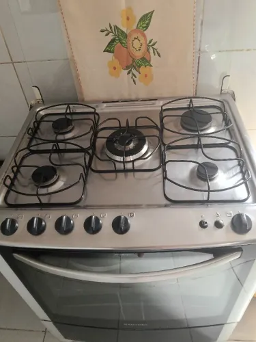 Vendo fogão de 5 bocas,por 600 reais