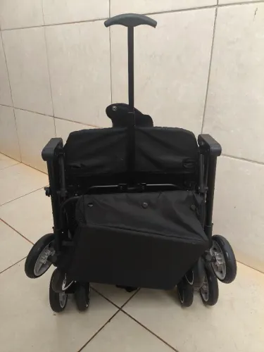 Carrinho de bebê Mascote Whoop Kiddo compacto