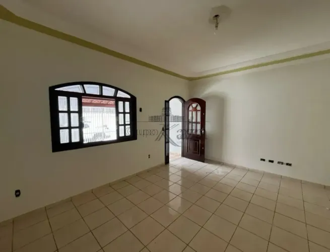 Casa - Bosque dos Eucaliptos - 2 Dormitórios - 95m².