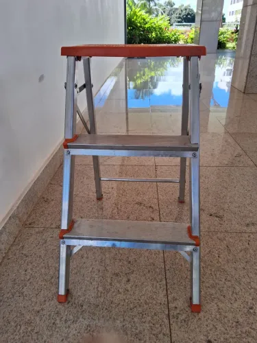 Vendo escada pequena