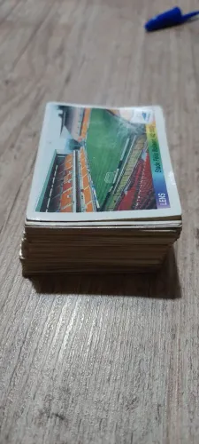 vendo 120 figurinhas da copa de 1998 novas nunca coladas