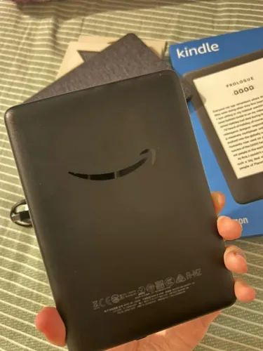 Vende-se Kindle 10ª geração SEMINOVO