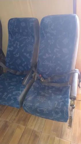 Bancos de ônibus, Vendo ou troco por algo de meu interesse 15 conjuntos   