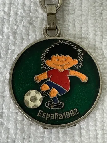 Item para colecionador: chaveiro da copa do mundo 1982 - Espanha