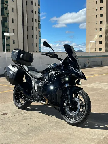 GS 1300 Triple Black