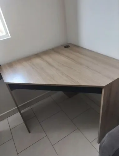Mesa de Canto Pandin Nogal/Manchester - Ótimo Estado !