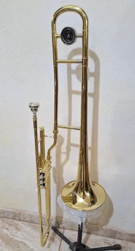 Trombone Schieffer em Sib.