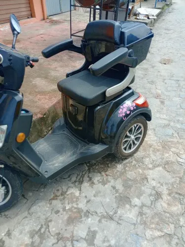 Vendo um triciclo 