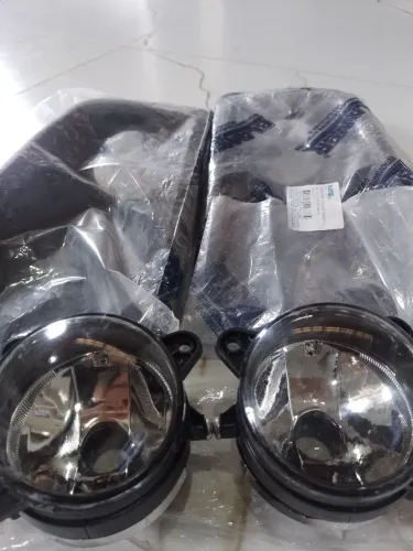 Grade de para-choque Saveiro G6 farol de milha.