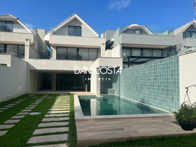 Casa no condominio Rio Mar, na Barra da Tijuca, 350m² .