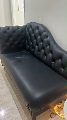 Recamier Chesterfield Preto - Excelente Estado | Ideal para Salão, Clínica ou Recepção