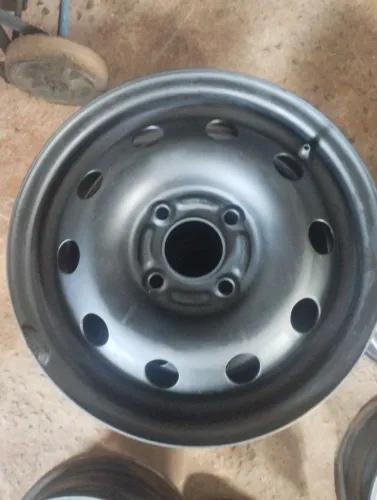 Roda da Ford fiesta aro14 conservado 