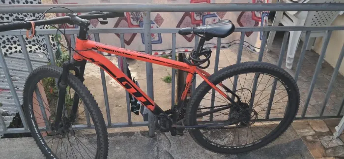 Bicicleta aro 29. Bike boa, único dono.