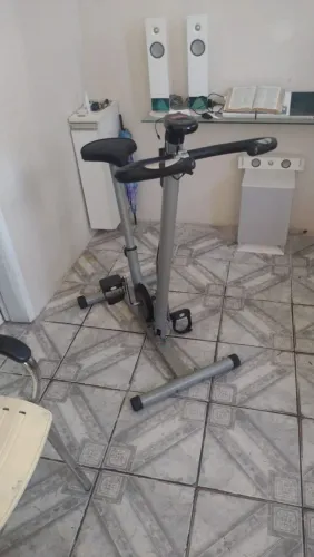 Vende-se bicicleta ergométrica