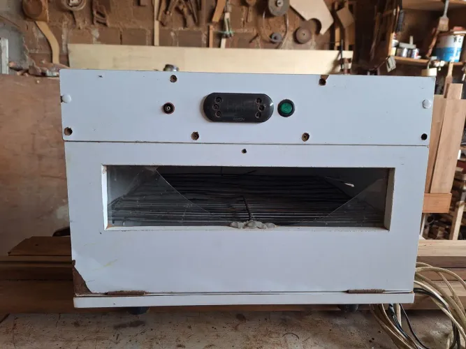 Chocadeira elétrica para 120 ovos