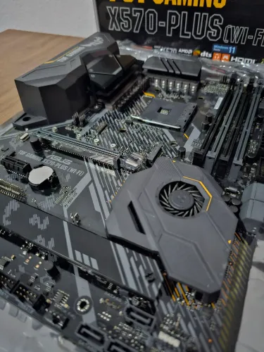 Placa Mãe Asus Tuf Gaming X570-PLUS WI-FI