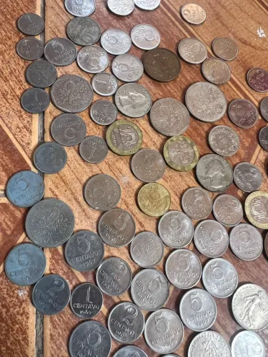 Vende-se moeda antiga variado
