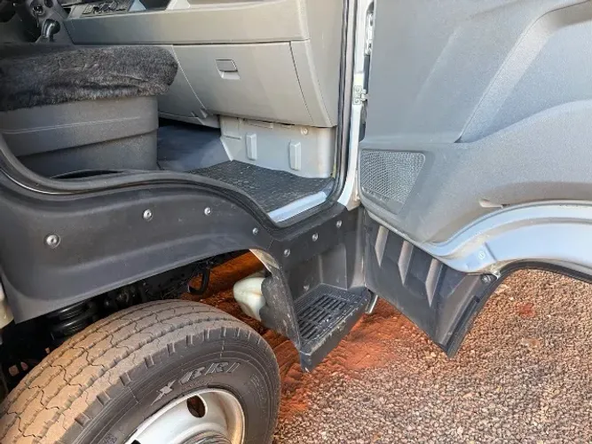 Caminhão 6-160