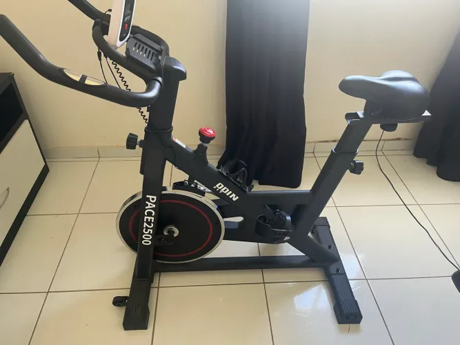 Bike ergométrica Odin Fit pace 2500