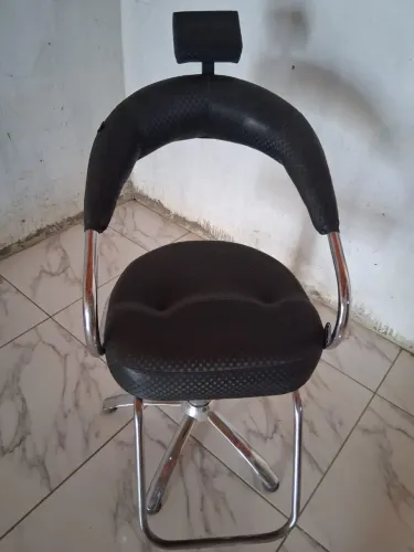 Caideira para barbearia ou salão 