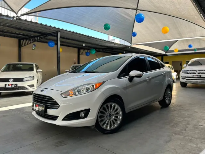 Ford Fiesta Sedan Titanium 1.6 Powershift 2016