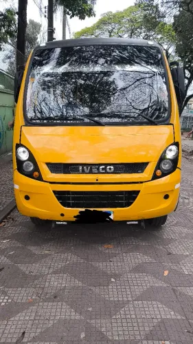 Micro ônibus Iveco city class 70C17 ano 13/13