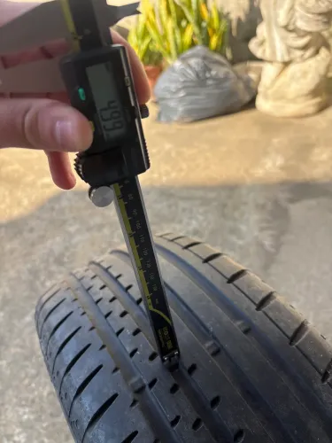 Pneu continental 205/55 R 16