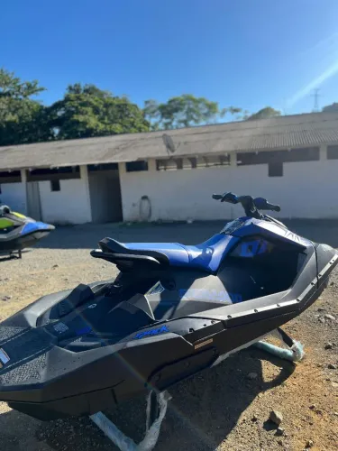 Jet Ski SEADOO Spark Trixx 3 up