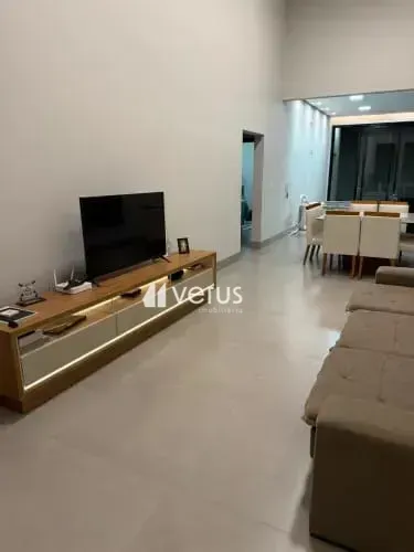 Casa para aluguel, 3 quartos, 1 suíte, 2 vagas, GRAND VILLE - Uberlândia/MG