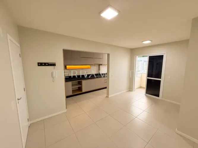 Imóvel para venda tem 65 metros quadrados com 2 quartos em Recife - Tubarão - SC