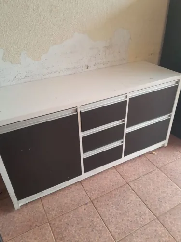 Vendo balcão que dá pra usar como cômoda e um porta documento