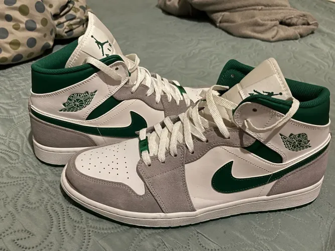 Tênis Nike Air Jordan 1 Mid Grey Green