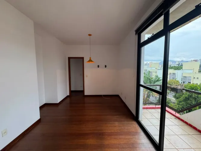 Apartamento à venda no Colégio Batista
