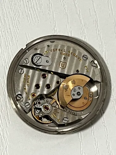 Movimento Universal Genève 215 Microrotor