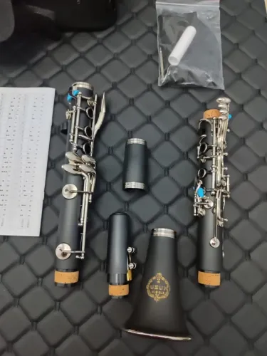 Clarinete Suzuki Sib 17 chaves nova lacrada