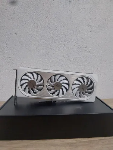 Placa de vídeo RTX 4060 AERO (NÃO ENTREGO)